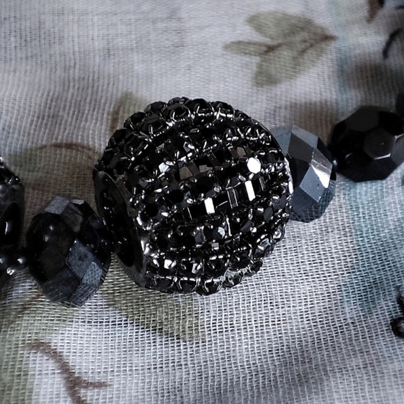 Jet Black Glass Beaded Caged Prong Set Beaded Silver Tone Balls Vintage Necklace - Picture 7 of 16
